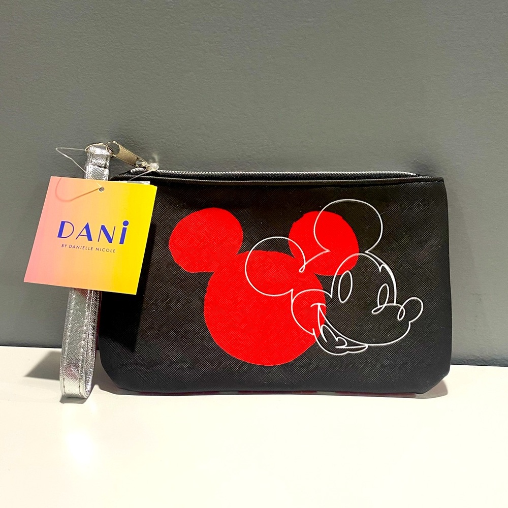 NWT Dani Mickey Mouse Wristlet